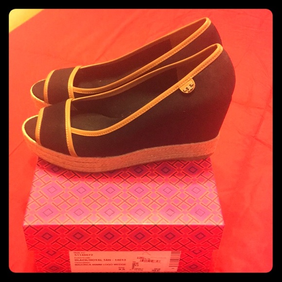 Tory Burch Shoes - EUC Authentic Tory Burch Majorca Edges Sz. 9.5